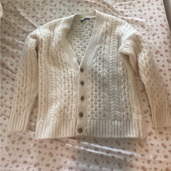 Brandy Melville Cardigan - Picture 1 of 4